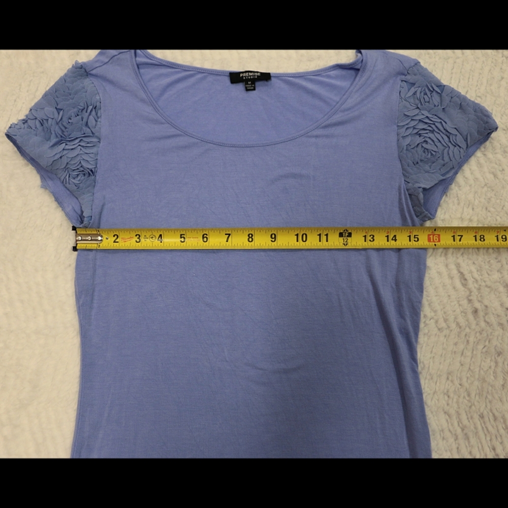 Floral Top - Picture 4 of 4